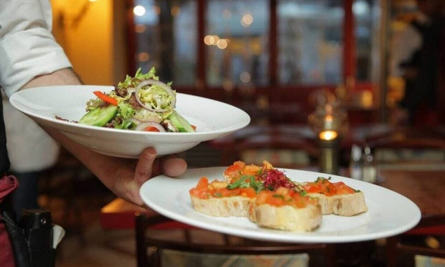 Τουρισμός: Χιλιάδες κενές θέσεις εργασίας - Εισαγωγή εργαζομένων από το εξωτερικό