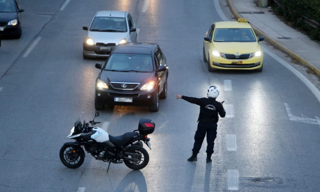 Συνελήφθη ταξιτζής με «πειραγμένη» ταμειακή μηχανή -Άλλοι τρεις είχαν τάμπλετ αντί για ταξίμετρο