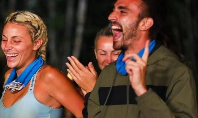 Έξαλλος ο σύντροφος Μαχήτριας του Survivor που της χρεώνουν «σχέση» με συμπαίκτη της