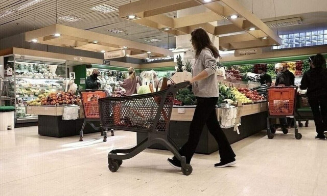 Σούπερ μάρκετ: Ξεκινούν να επιβάλλουν νέα χρέωση στους πελάτες - Πόσα θα μας παίρνουν
