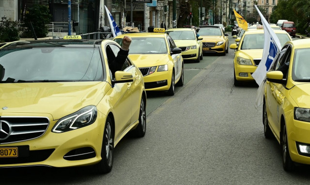 Στους δρόμους οι οδηγοί Ε.Ι.Χ. - Ζητούν ό,τι ισχύει και στην υπόλοιπη Ευρώπη