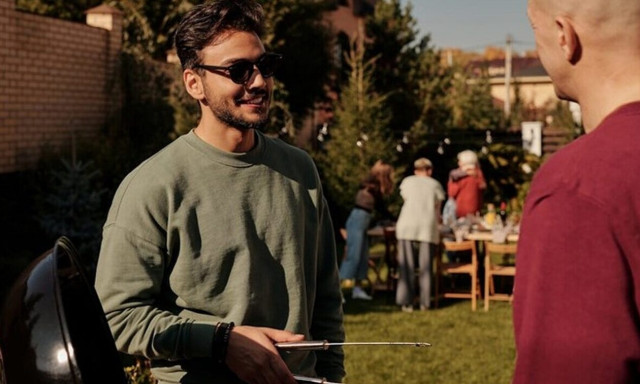 Δίνουμε στην Τσικνοπέμπτη τη γεύση που της ταιριάζει και λέμε στους κολλητούς «πάμε για τσίπουρα»