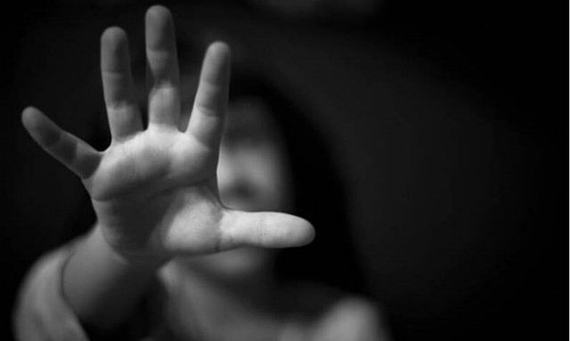 Λάρισα: Βίντεο ντοκουμέντο με τον 47χρονο γιατρό και την 3,5 ετών κόρη του στο αυτοκίνητο