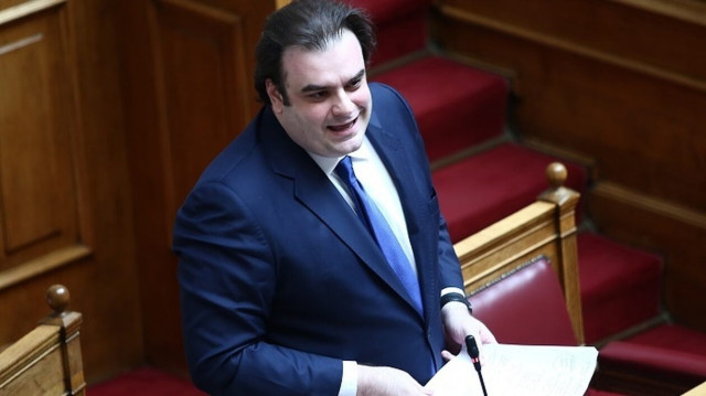 Από ΠΑΣΟΚ γίνατε κακό αντίγραφο της Νέας Αριστεράς: Τι απάντησε ο Πιερρακάκης στον Μάντζο