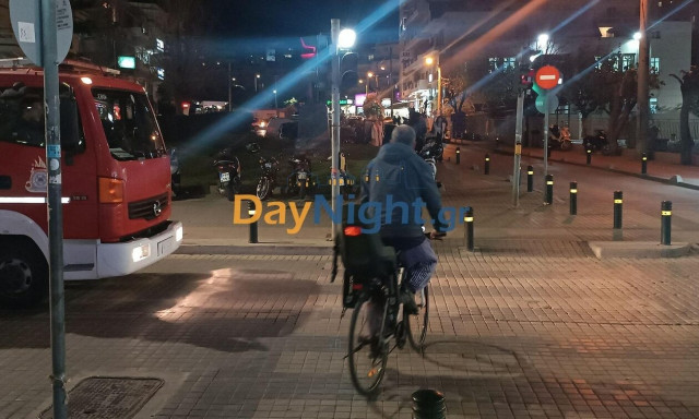 Τα… κουλά του Ρεθύμνου: Το φανάρι που βρίσκεται 10 μέτρα από την πόρτα του δημαρχείου δεν λειτουργεί