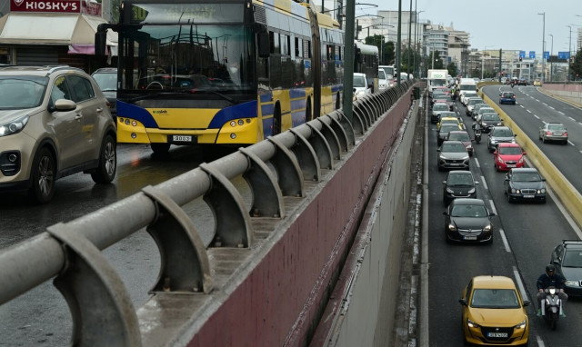 Κίνηση Τώρα: Κυκλοφοριακό χάος σε Κηφισό, Κηφισίας και Αττική Οδό