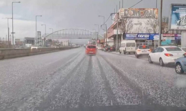 Θεσσαλονίκη: Τσικνοπέμπτη με… χαλάζι στο Ωραιόκαστρο (vid)