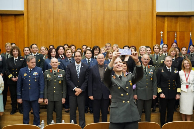 Ο Νίκος Δένδιας σε εκδήλωση του ΓΕΕΘΑ για τον εορτασμό της Ημέρας της Γυναίκας