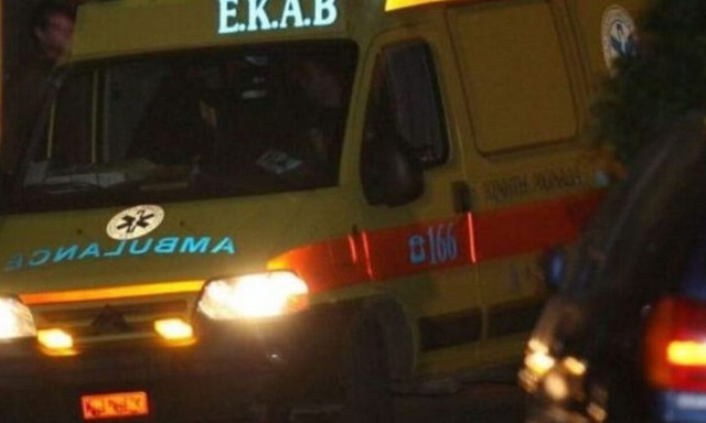 Κορυδαλλός: Τροχαίο με αναποδογυρισμένο αυτοκίνητο στη Γρηγορίου Λαμπράκη