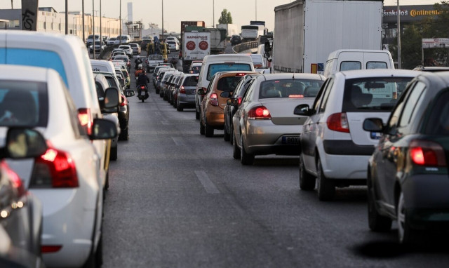 Κίνηση τώρα: «Μαρτύριο» ο Κηφισός - Κυκλοφοριακές ρυθμίσεις στο κέντρο της Αθήνας