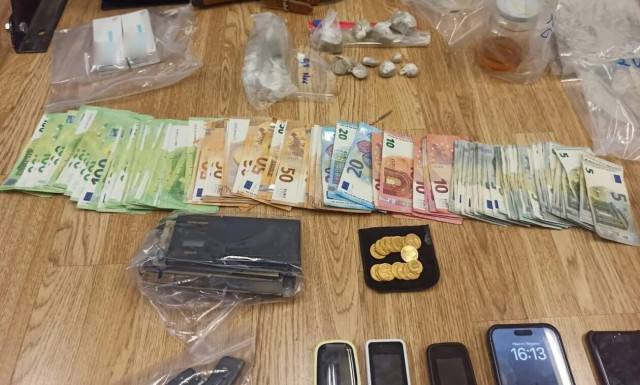 Πειραιάς: Δύο συλλήψεις για νοθεία και διακίνηση ναρκωτικών