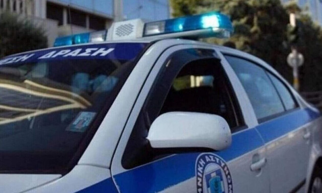 Συνελήφθη 49χρονος που έγραφε συνθήματα έξω από το ρωσικό προξενείο της Θεσσαλονίκης