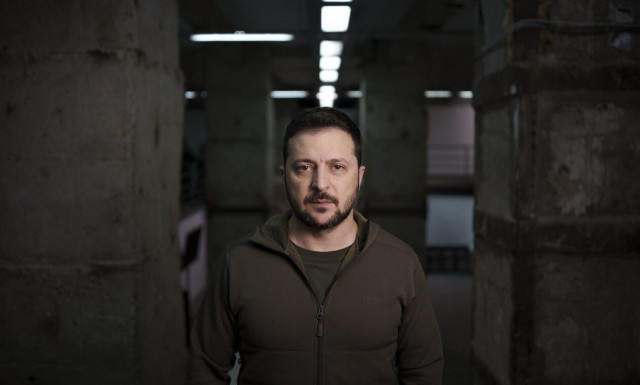 Ζελένσκι: Νεκροί και τραυματίες από ρωσική πυραυλική επίθεση στην πόλη Σούμι