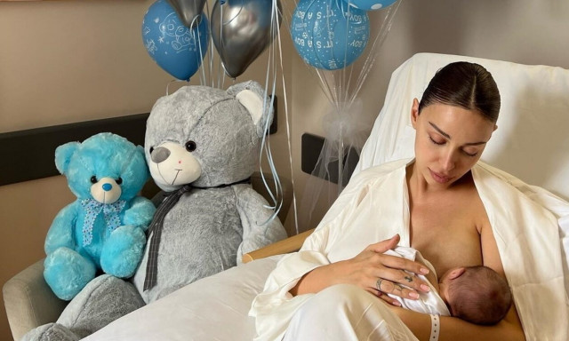 Ελένη Φουρέιρα: Οι φωτογραφίες από τον ενός έτους γιο της στα πρώτα του βήματα