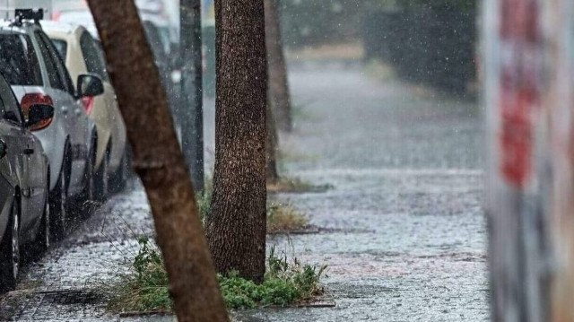 O καιρός σήμερα: Νεφώσεις, σποραδικές βροχές και ισχυροί άνεμοι