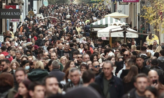 Ελεύθεροι επαγγελματίες: Καλούνται να πληρώσουν αυξημένες ασφαλιστικές εισφορές