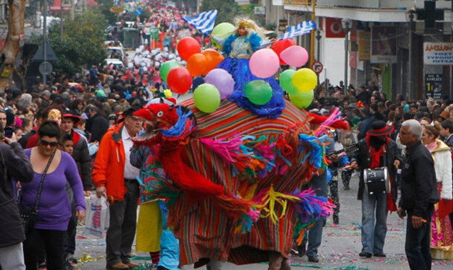 Λαμιώτικη Γκαμήλα: Το αποκριάτικο έθιμο που κρατάει πάνω από δύο αιώνες