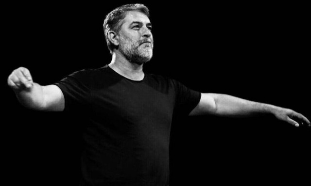 Βασίλης Μπισμπίκης: Στο σπίτι του μετά την περιπέτεια υγείας του - Συνεχώς στο πλευρό του η Βανδή