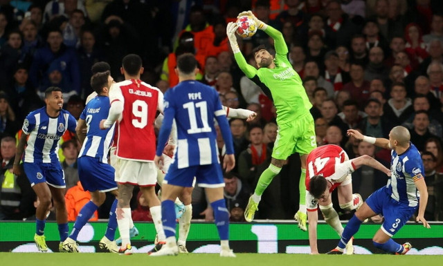 Champions League: Με ήρωα τον Ράγια στους «8» η Άρσεναλ, απέκλεισε την Πόρτο στα πέναλτι