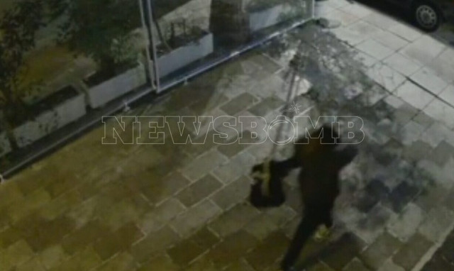 Εξάρχεια: Βίντεο ντοκουμέντο από την ληστεία με απόπειρα βιασμού