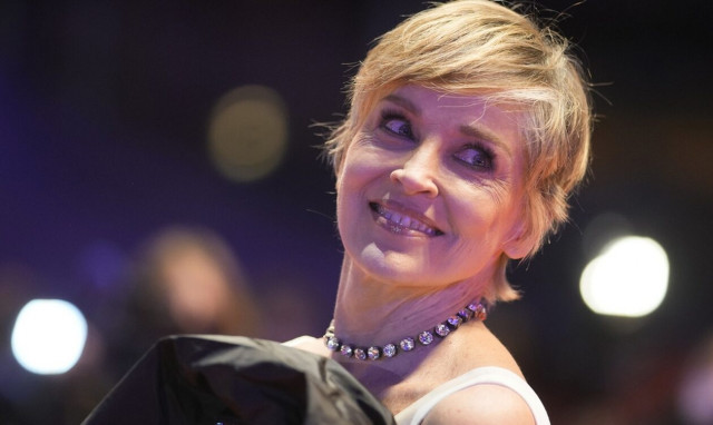 Σάρον Στόουν: Αυτός είναι ο παραγωγός που με έβαλε να κάνω έρωτα με συμπρωταγωνιστή μου