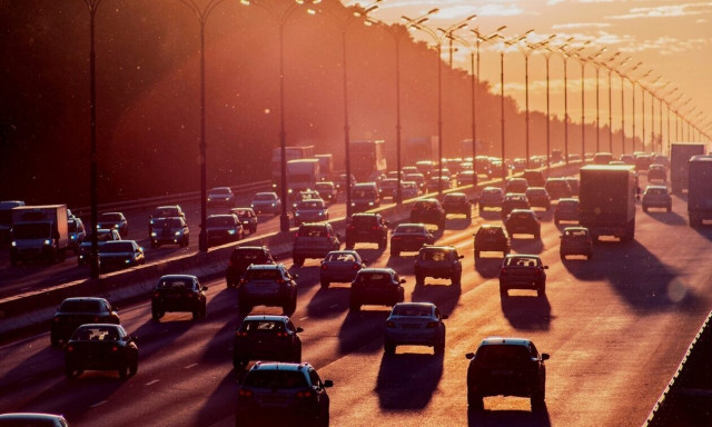 Απροσπέλαστη η Ε.Ο. Αθηνών-Κορίνθου λόγω των έργων αγωγού - Ουρές 19 χιλιομέτρων, αναμονή 2 ωρών