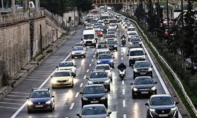 Κίνηση στους δρόμους: Στο «κόκκινο» ο Κηφισός - Μεγάλες καθυστερήσεις στο κέντρο της Αθήνας