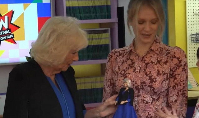 Βρετανία: Η βασίλισσα Καμίλα απέκτησε την δική της Barbie και το χάρηκε δεόντως