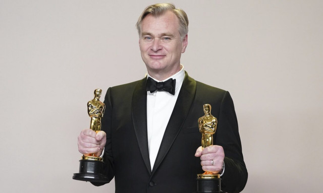 Ποσό που ζαλίζει για τον Κρίστοφερ Νόλαν: Πόσα εκατομμύρια θα πάρει μετά τα Όσκαρ του «Oppenheimer»