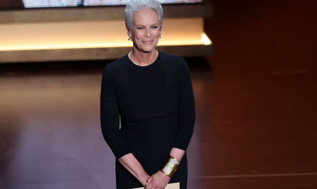 Η Τζέιμι Λι Κέρτις στα φετινά Όσκαρ επέλεξε κόσμημα με τη Νίκη της Σαμοθράκης