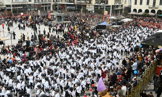 Το καρναβάλι φέρνει ανησυχία – Φόβοι για έξαρση των ιώσεων λόγω του συνωστισμού