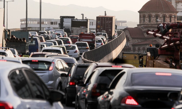 Κίνηση στους δρόμους: «Μαρτύριο» ο Κηφισός, προβλήματα σε πολλά σημεία