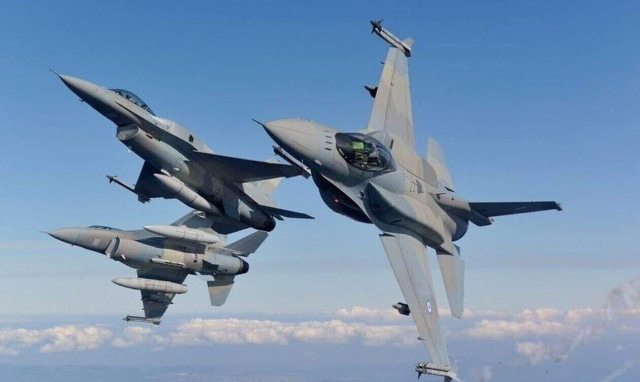 Μαχητικά αεροσκάφη πάνω από την Αθήνα σήμερα το πρωί