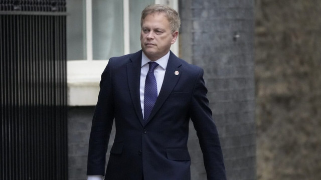 Βρετανία: Η Ρωσία μπλόκαρε το δορυφορικό σήμα του αεροσκάφους του υπουργού Άμυνας