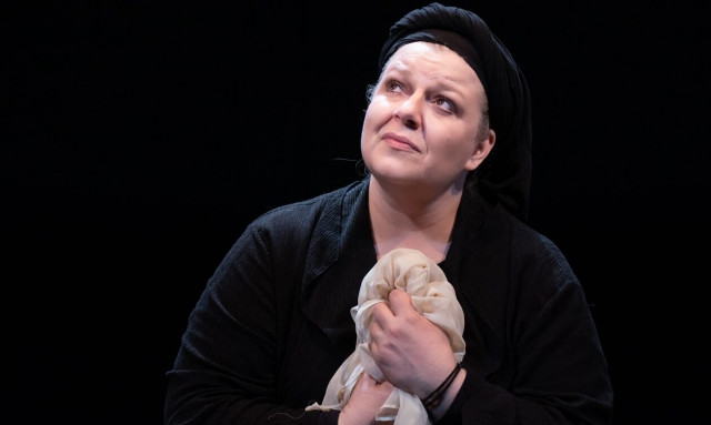 Φωτεινή Μπαξεβάνη στο Newsbomb.gr: «Η Κυρά της Ρω είναι η απάντηση περί ελληνικής ταυτότητας»