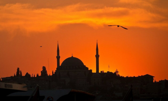 Κραυγή αγωνίας από τους εναπομείναντες ομογενείς: Ο Ελληνισμός της Πόλης τελειώνει κι επίσημα