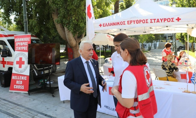 ΕΕΣ: Τιμά την Παγκόσμια Ημέρα Στοματικής Υγείας με μεγάλη δράση Ενημέρωσης στην Πλατεία Συντάγματος