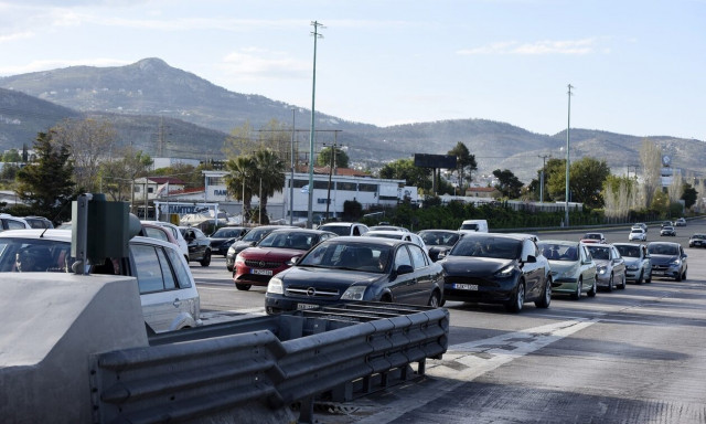 Τριήμερο Καθαράς Δευτέρας: Στο κόκκινο η κίνηση στις εξόδους της Αττικής