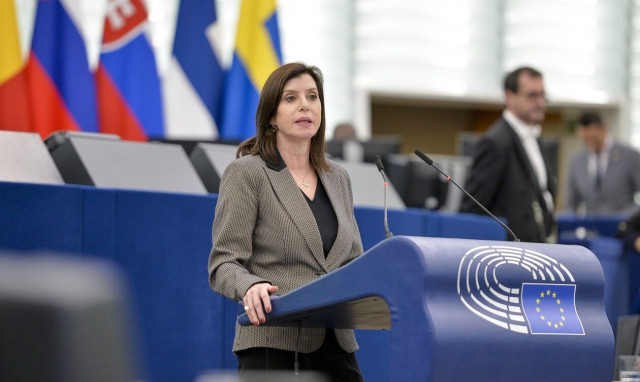 Η Άννα Μισέλ, τα υπουργικά «μπουρίνια» και τα «ντοκτορά» στις ζώνες (πολιτικής) πυροπροστασίας