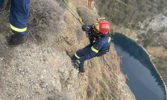 Κύπρος: Στρατιώτης έπεσε από γκρεμό 80 μέτρων - Βίντεο από τη διάσωση