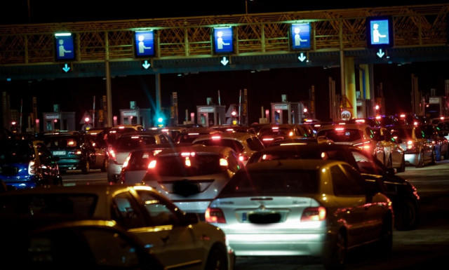 Επιστρέφουν οι εκδρομείς του τριημέρου - Δεν «πέφτει καρφίτσα» στις Εθνικές Οδούς