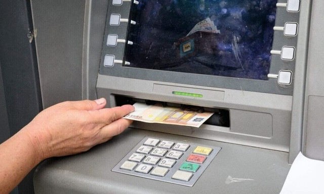 Πότε θα πληρωθούν οι συντάξεις Απριλίου 2025