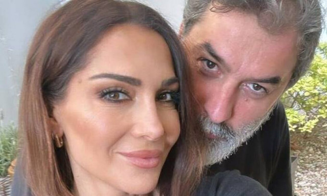 Δέσποινα Βανδή - Βασίλης Μπισμπίκης: Χαρούμενοι ποζάρουν μαζί μετά την περιπέτεια υγείας