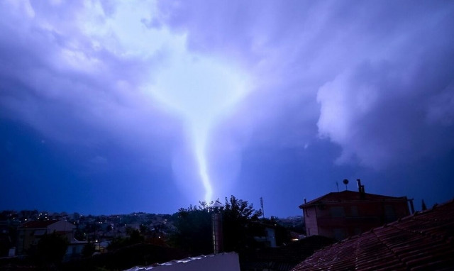 Wet weather forecast in most of Greece on Tuesday