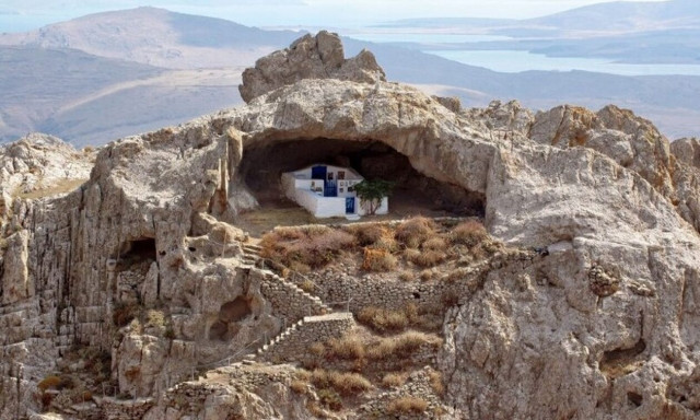 Παναγιά Κακαβιώτισσα: Η μοναδική εκκλησία στον κόσμο που ΔΕΝ έχει σκεπή! | ΦΩΤΟ