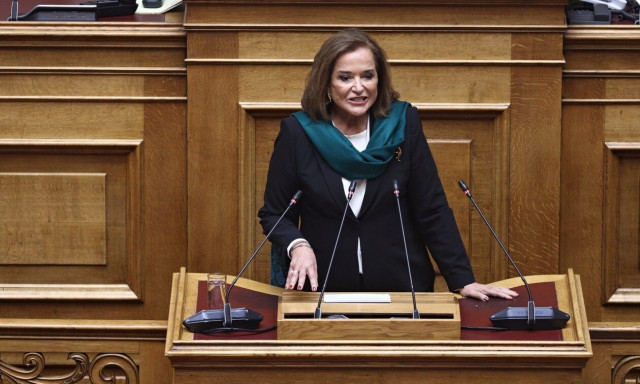 Ντόρα Μπακογιάννη: «Η κυρία Ασημακοπούλου έκανε ένα πάρα πολύ μεγάλο λάθος» – Τι είπε για τα Τέμπη