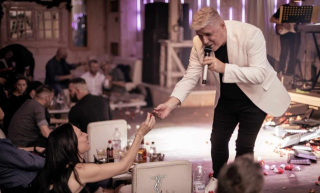 Δημήτρης Γιώτης: Το αντίο και το δημόσιο ευχαριστώ του τραγουδιστή στο κοινό της Θεσσαλονίκης