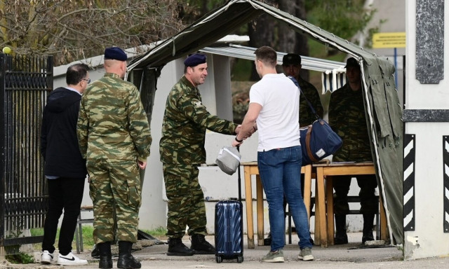 Στέφανος Κασσελάκης: Καπνισάκης και Αποστολάκης τον είδαν στο πρώτο του επισκεπτήριο