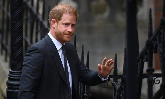 Πρίγκιπας Χάρι: «Πυρά» των δικηγορών του προς τον Ρούπερτ Μέρντοχ – Να συμπεριληφθεί στη δίκη