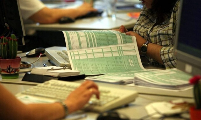 Φορολογικές δηλώσεις 2024: Ποιοι δεν θα χρειαστούν... λογιστή φέτος - Θα τους είναι έτοιμες
